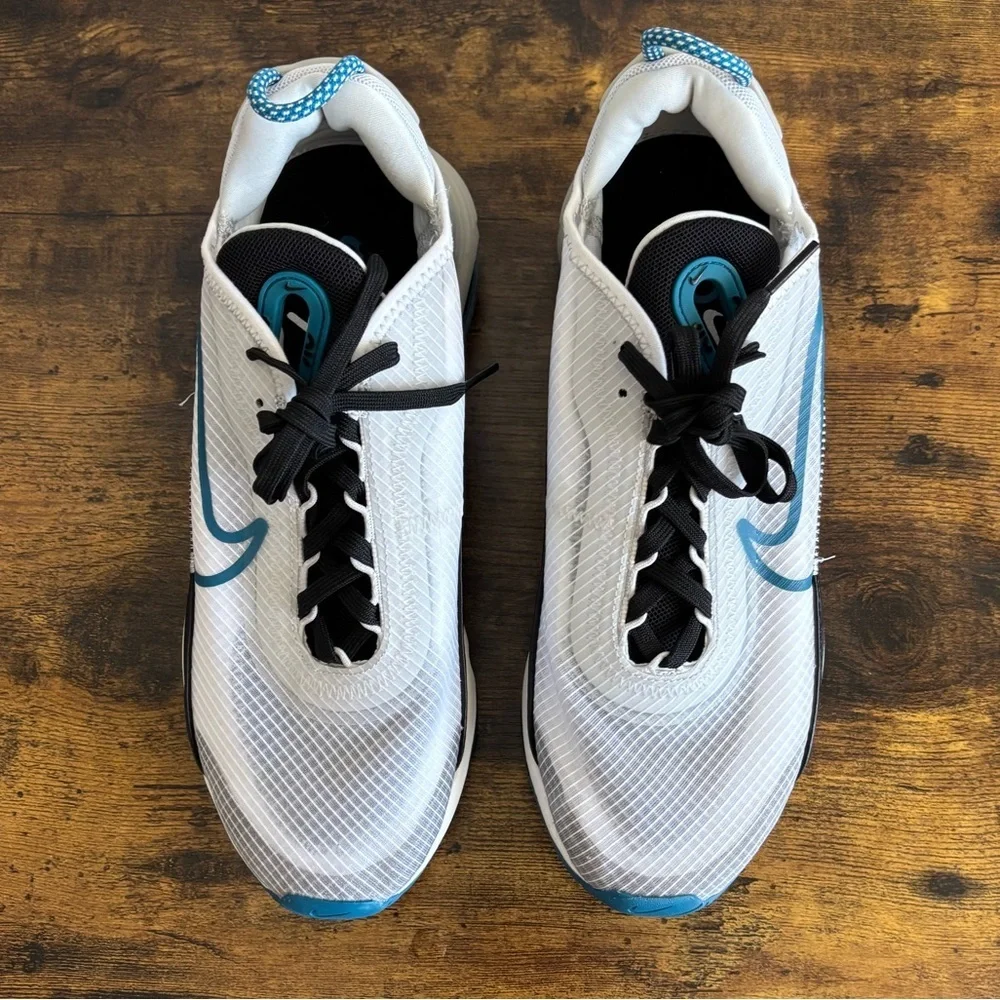 Air Max 2090 in ‘Green Abyss' - Picture 7 of 14